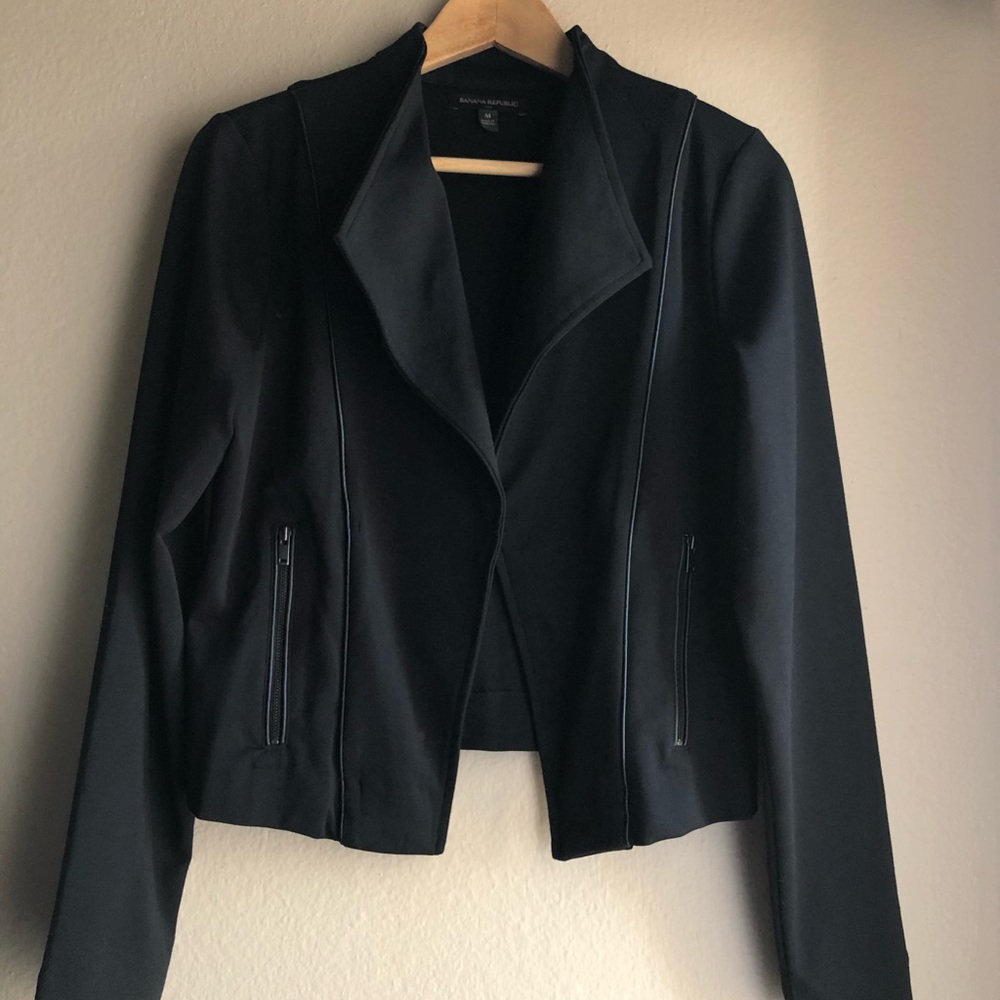 Banana Republic Jacket; Black Color; Size S.